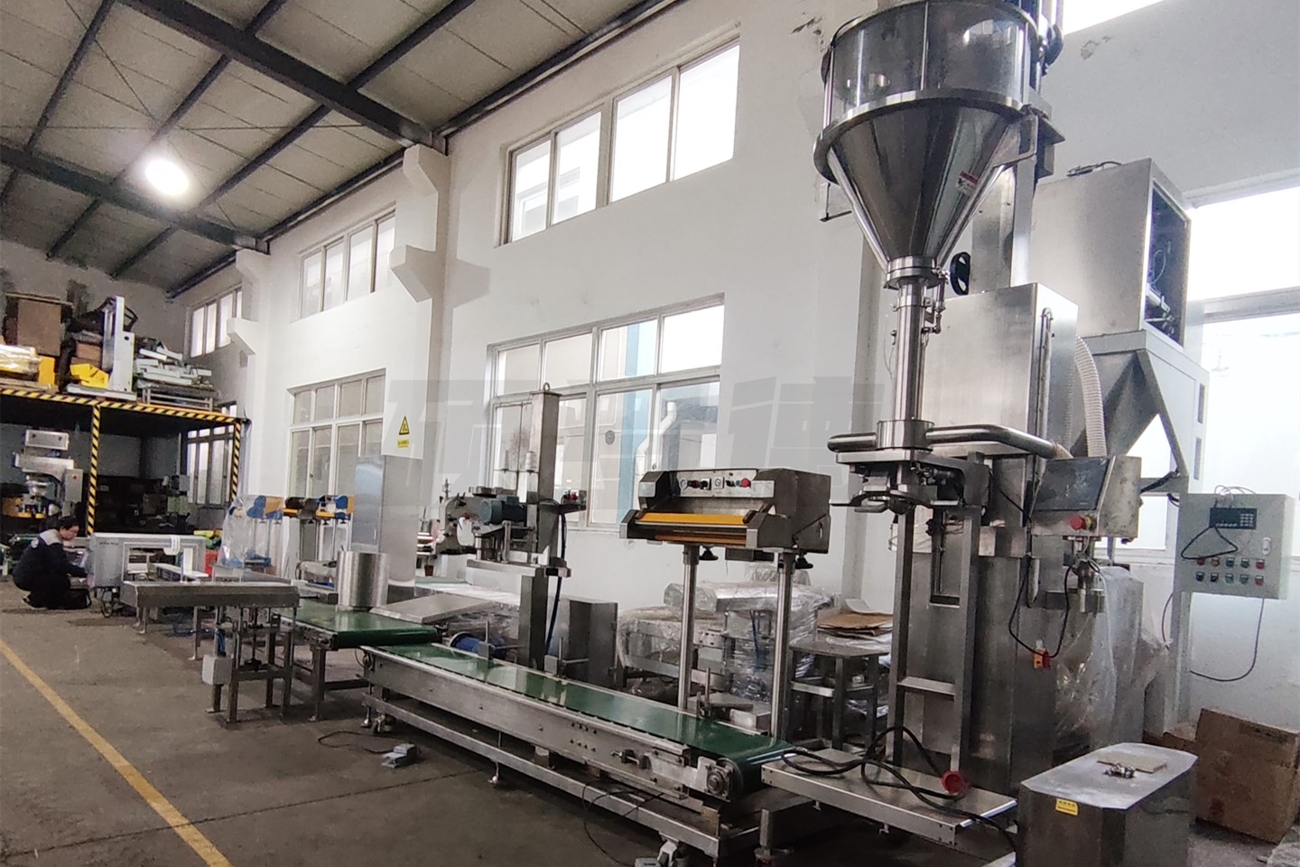 25kg半自动颗粒包装线